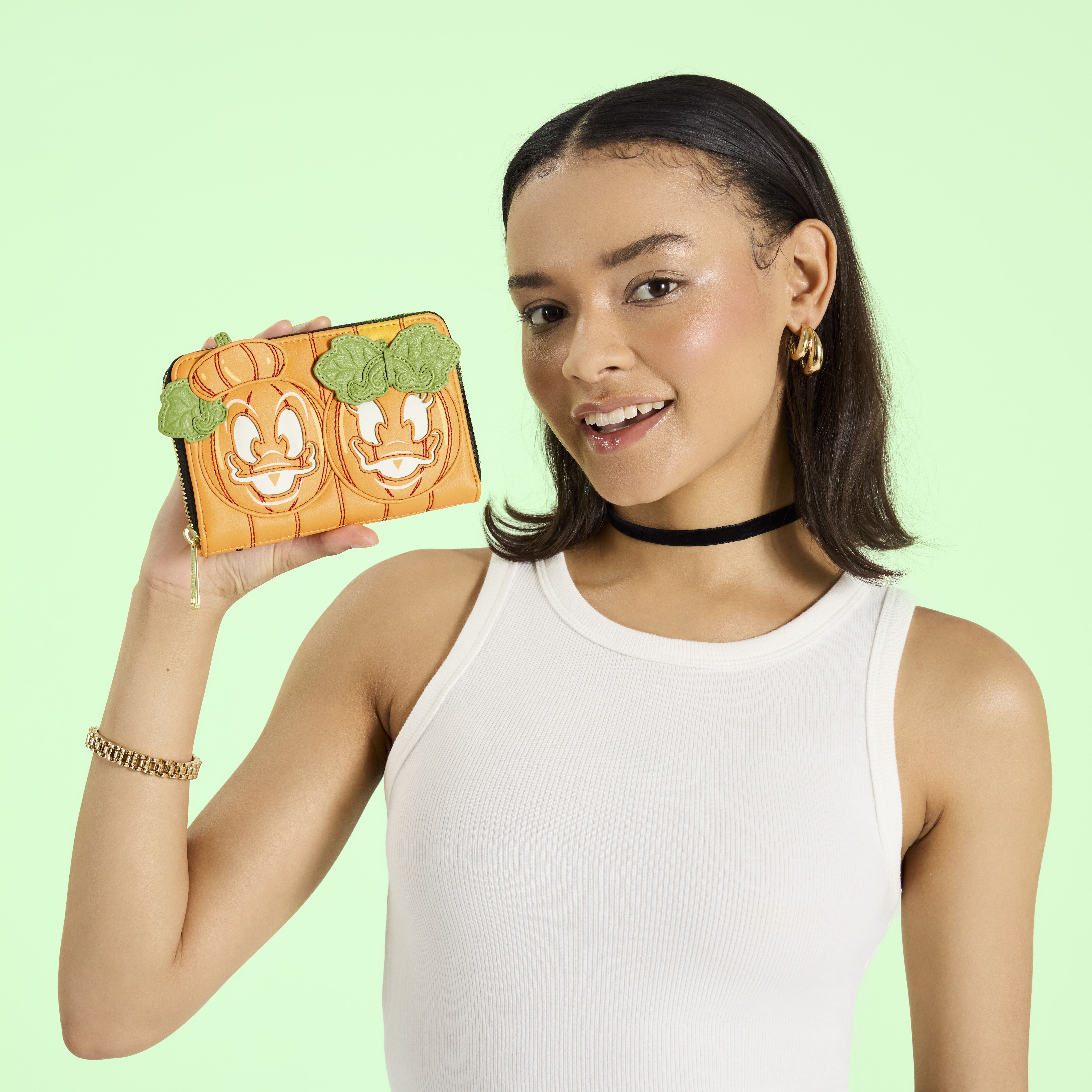 Donald & Daisy Jack-o'-Lantern Exclusive Glow Zip Around Wallet - Image 2
