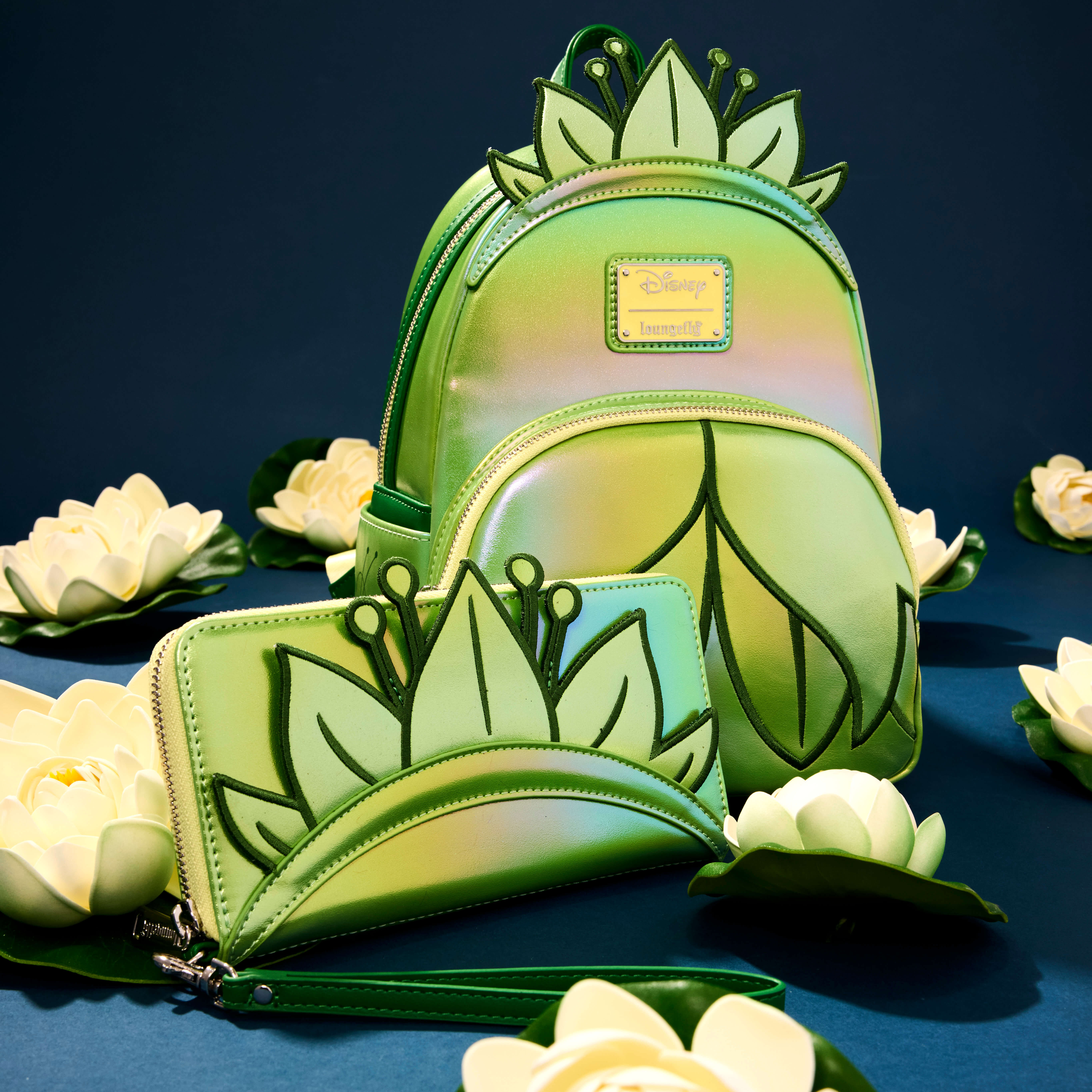 The Princess And The Frog Tiana Exclusive Shiny Series Iridescent Cosplay Wristlet Wallet - Image 3